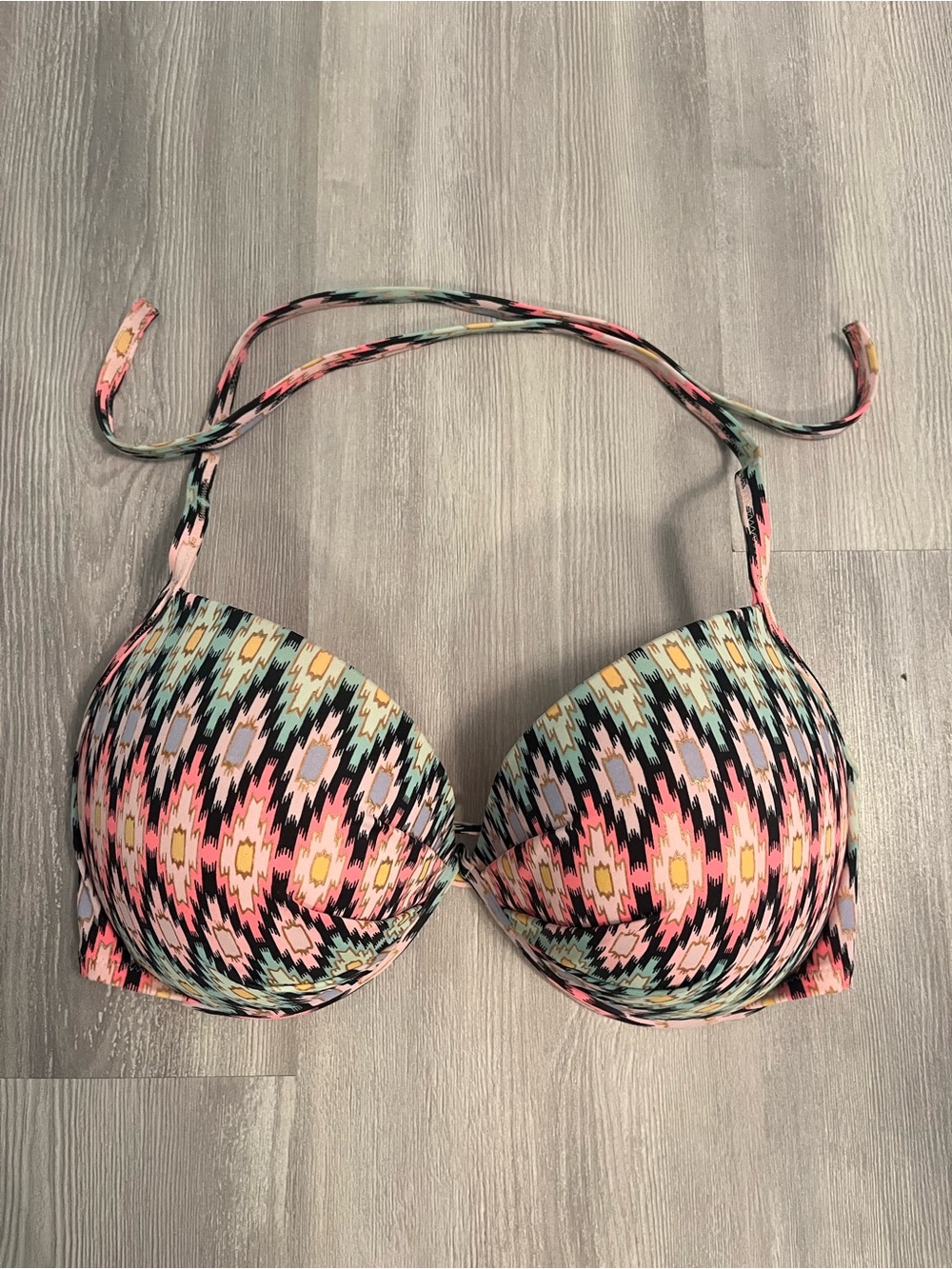 Victorias Secret Fabulous Ikat Bikini Top Size 36DD